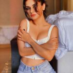 Avneet Kaur (18)