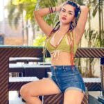 Avneet Kaur (23)