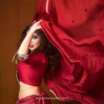 Nyra Banerjee (40)