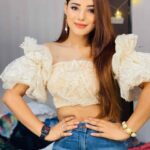 Anushka Srivastava (15)