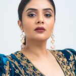 Sreemukhi (2)